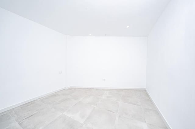 Erhverv til salg i Elche / Elx - € 92.000 (Ref: 9778072)