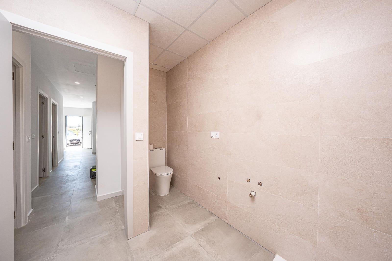 Commercieel te koop in Elche / Elx - € 92.000 (Ref: 9778072)
