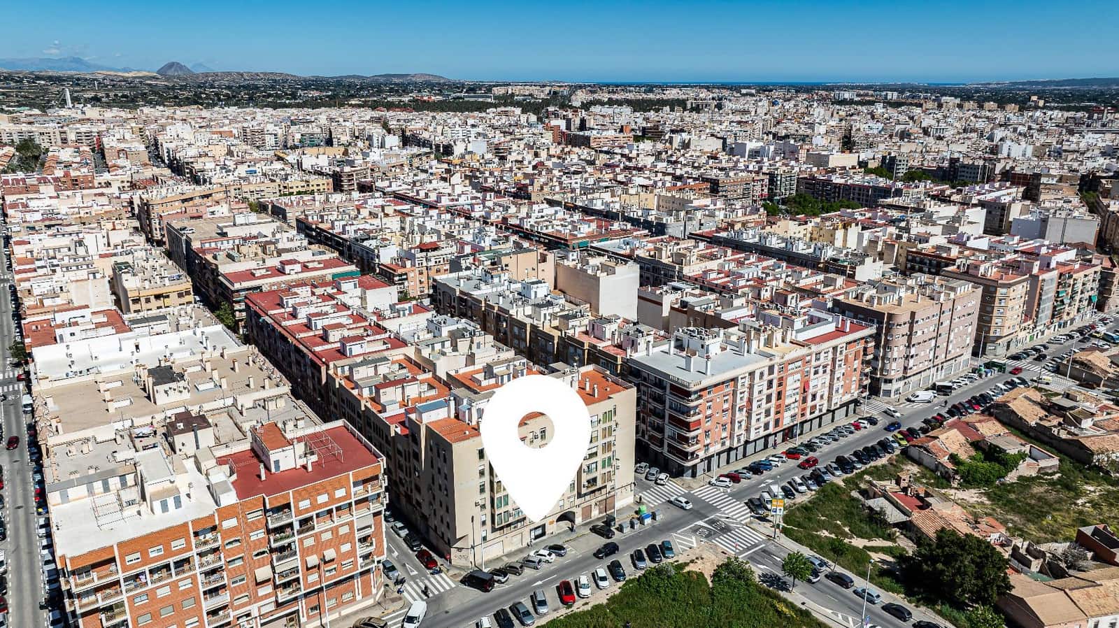 Commercieel te koop in Elche / Elx - € 92.000 (Ref: 9778072)