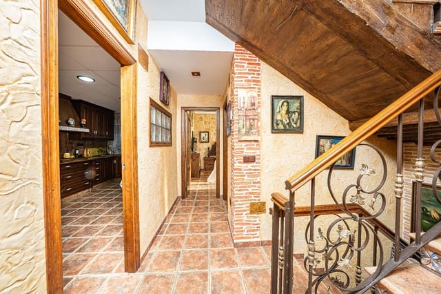 7 soveværelse Villa til salg i Daya Nueva - € 399.900 (Ref: 9778077)