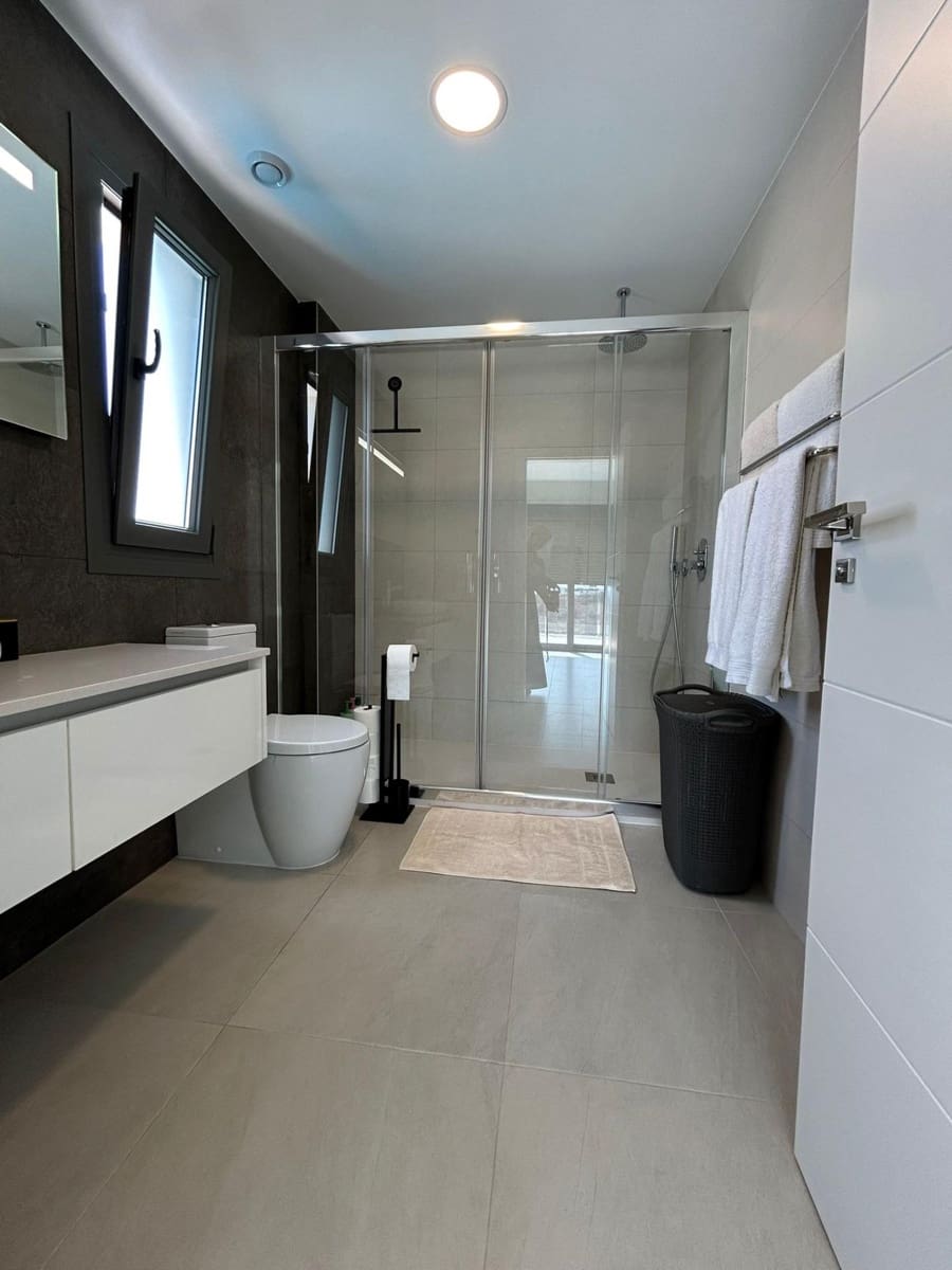 5 sypialnia Willa na sprzedaż w Finestrat z basenem garażem - 1 300 000 € (Ref: 9780496)