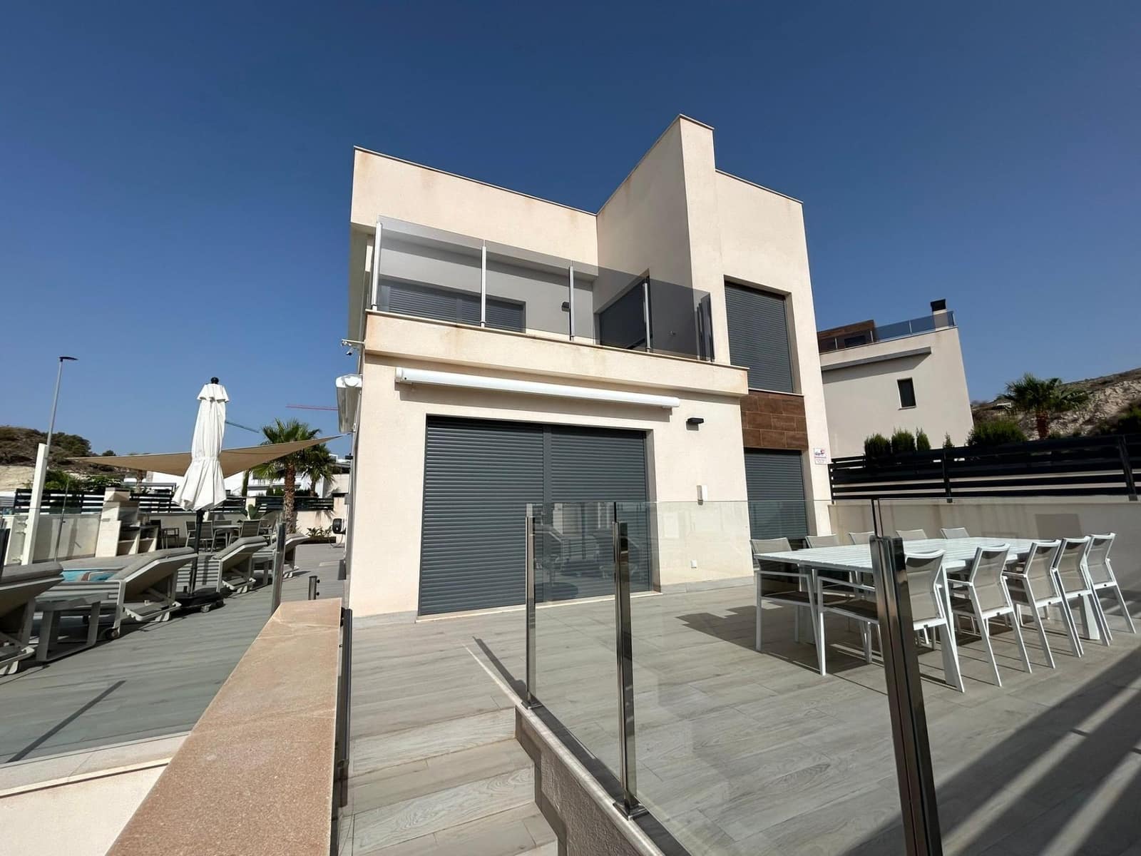 5 sypialnia Willa na sprzedaż w Finestrat z basenem garażem - 1 300 000 € (Ref: 9780496)