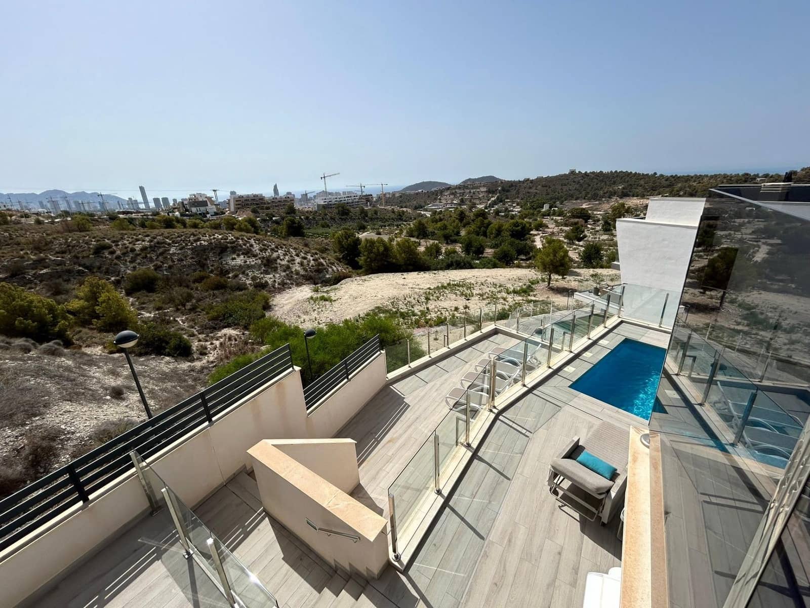 5 sypialnia Willa na sprzedaż w Finestrat z basenem garażem - 1 300 000 € (Ref: 9780496)