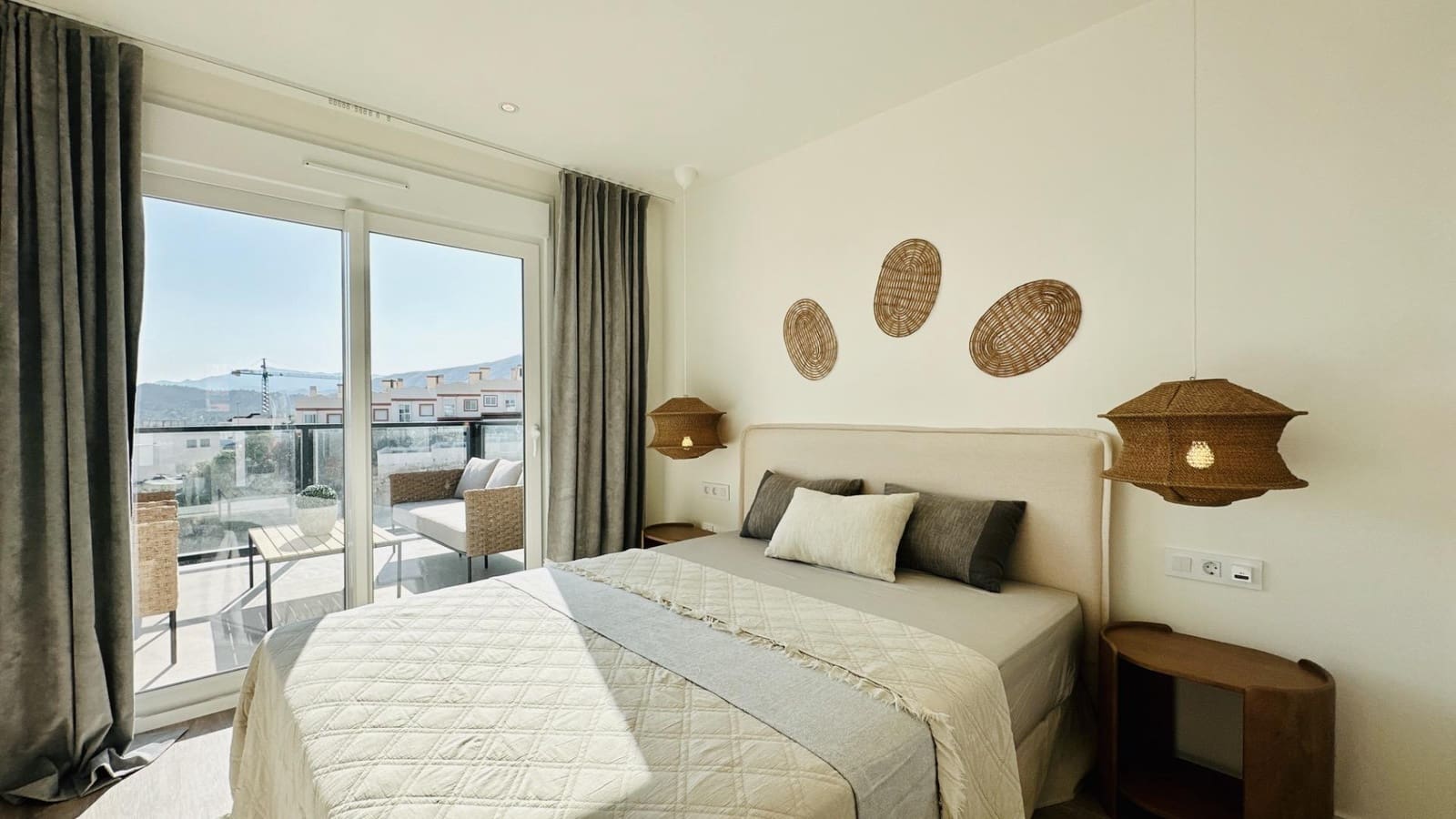 3 bedroom Apartment for rent in Finestrat with pool - € 2,250 (Ref: 9780497)