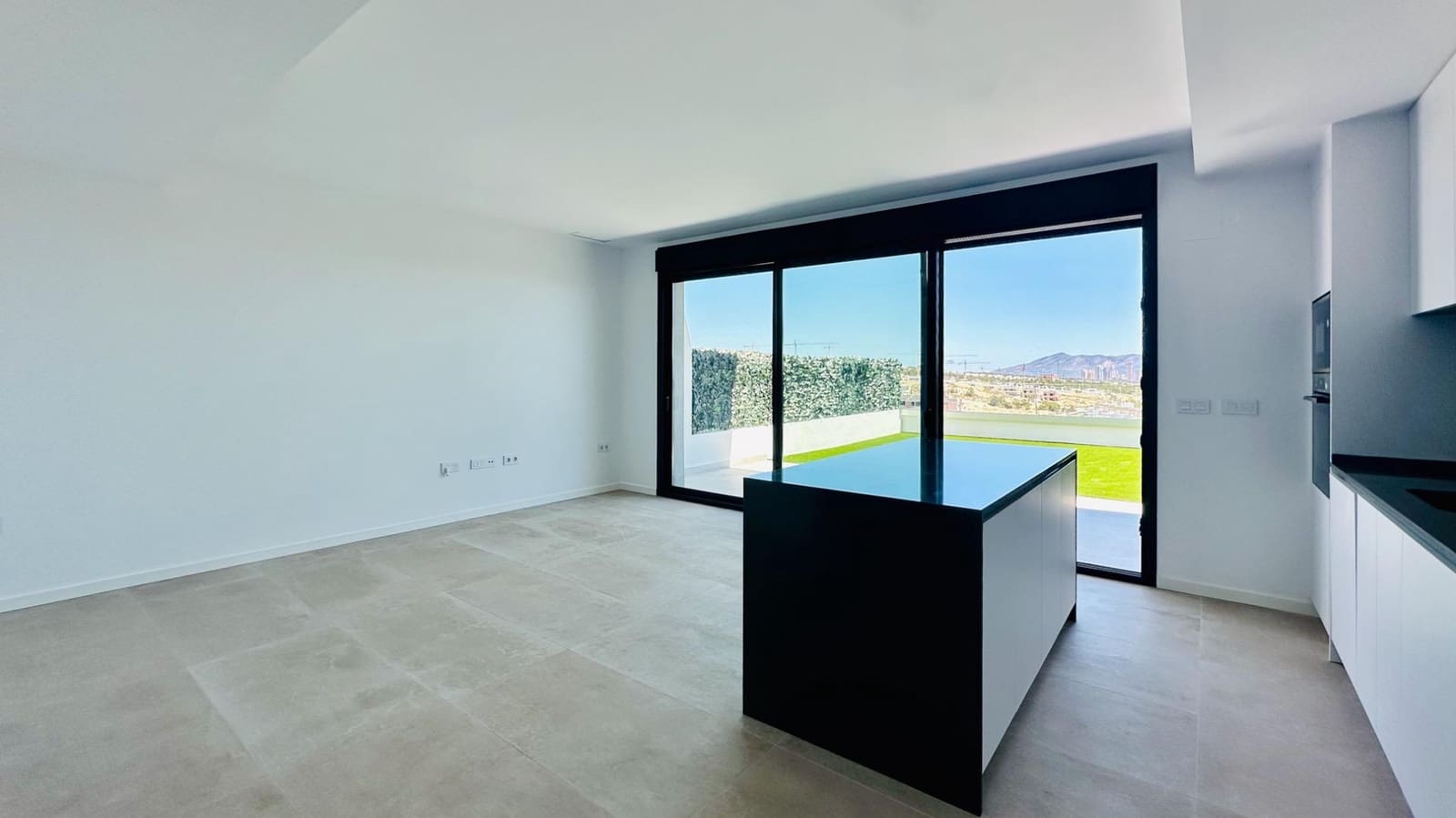 2 bedroom Apartment for sale in Finestrat with pool - € 499,000 (Ref: 9783624)