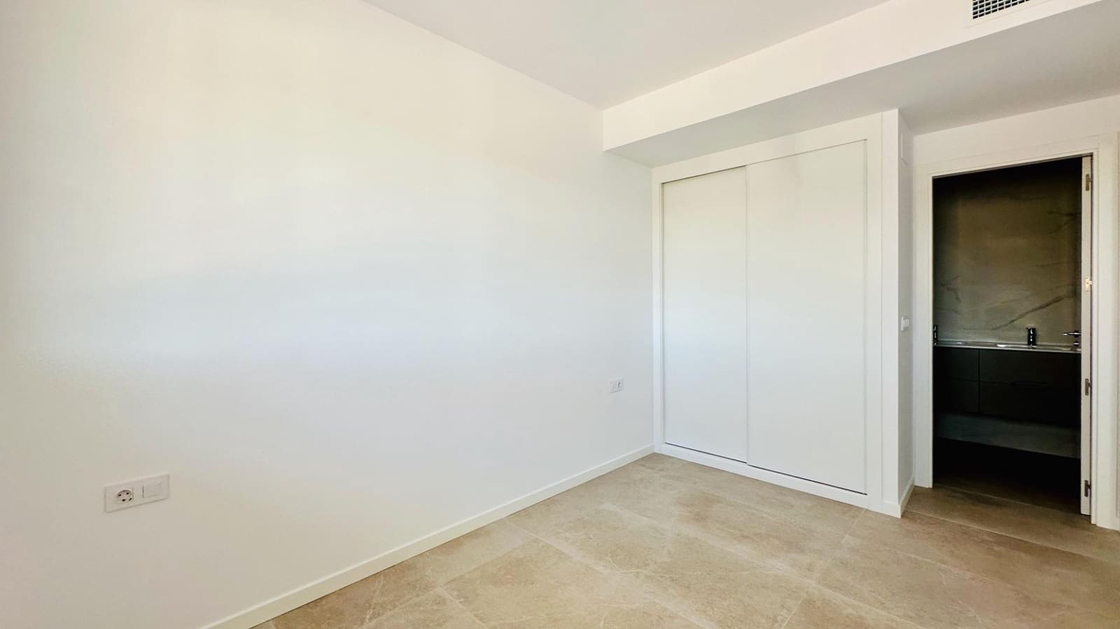 2 bedroom Apartment for sale in Finestrat with pool - € 499,000 (Ref: 9783624)