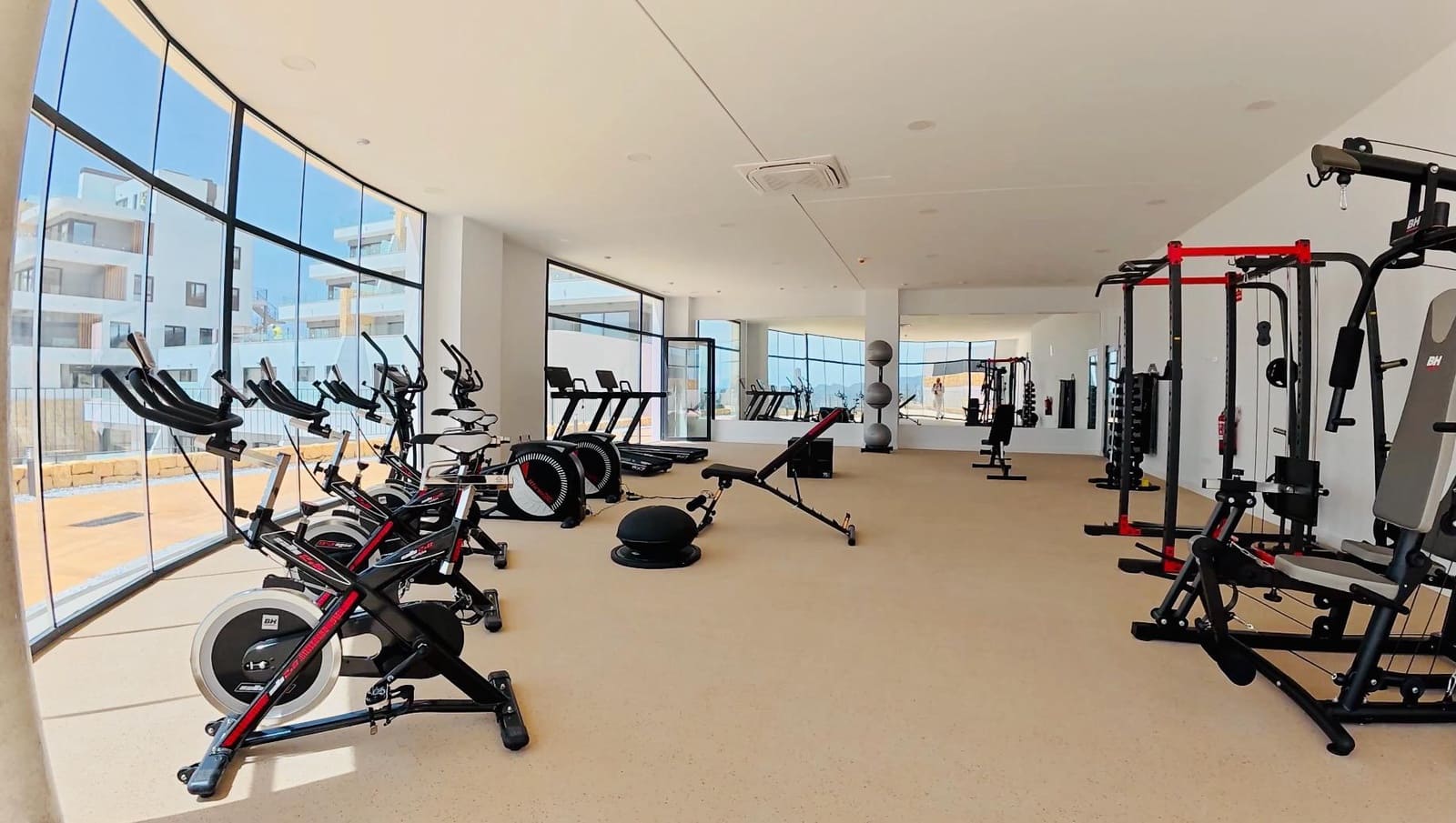 2 bedroom Apartment for sale in Finestrat with pool - € 499,000 (Ref: 9783624)