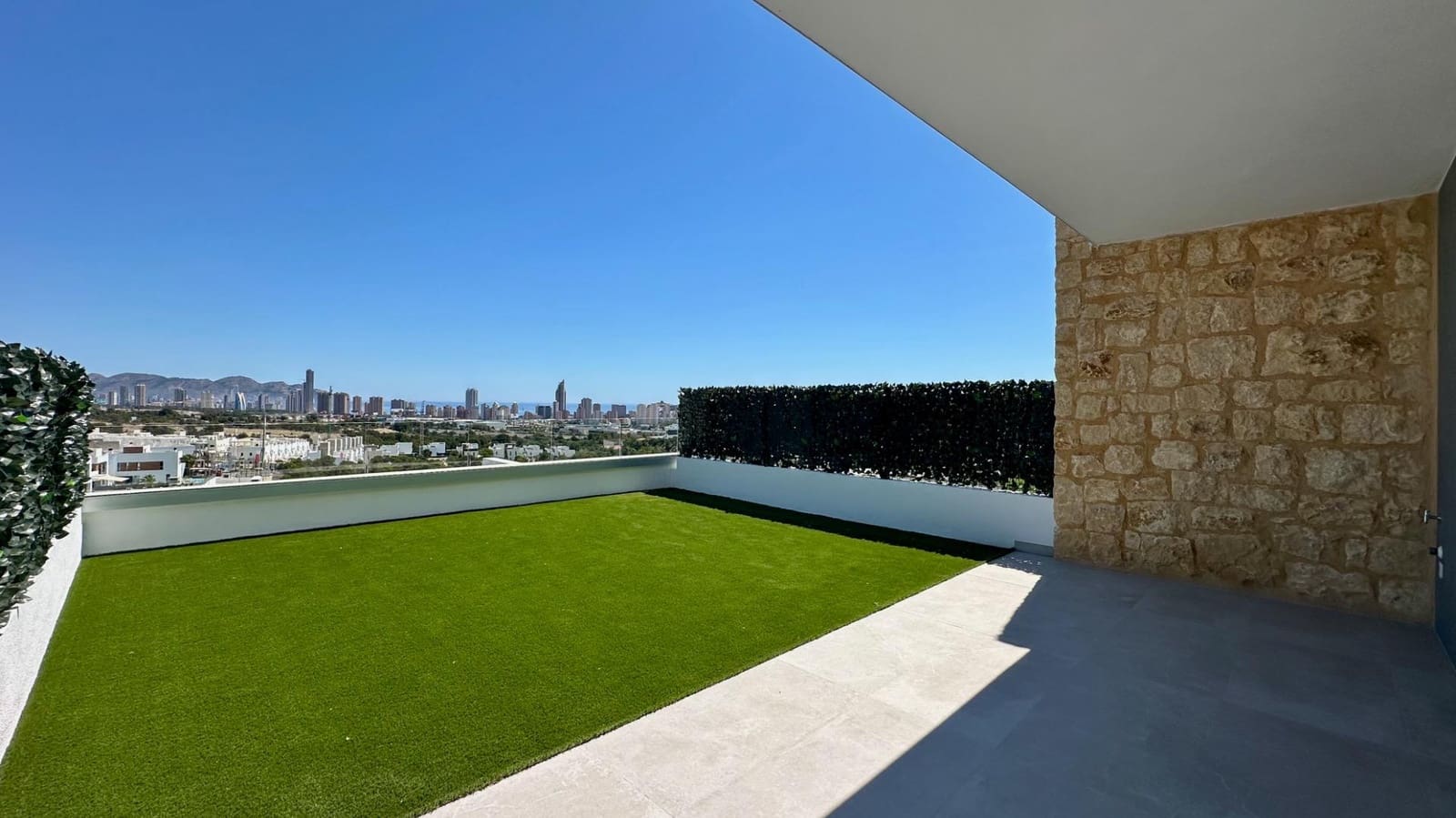 2 bedroom Apartment for sale in Finestrat with pool - € 499,000 (Ref: 9783624)