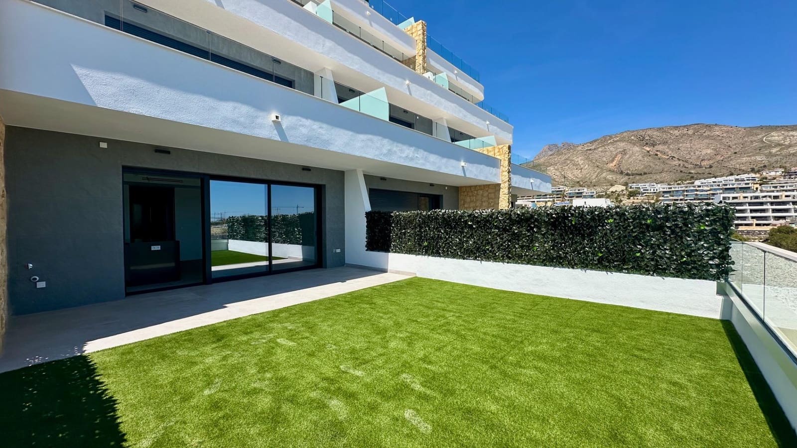 2 bedroom Apartment for sale in Finestrat with pool - € 499,000 (Ref: 9783624)