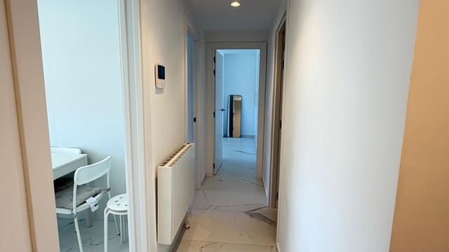 2 soverom Leilighet til salgs i Alicante by med svømmebasseng garasje - € 299 000 (Ref: 9788366)