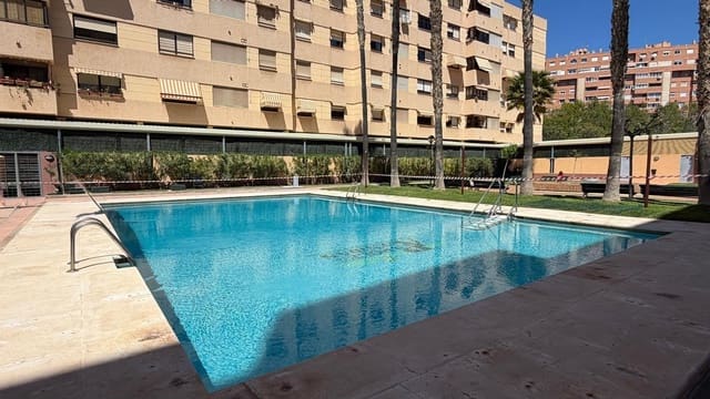 2 soverom Leilighet til salgs i Alicante by med svømmebasseng garasje - € 299 000 (Ref: 9788366)