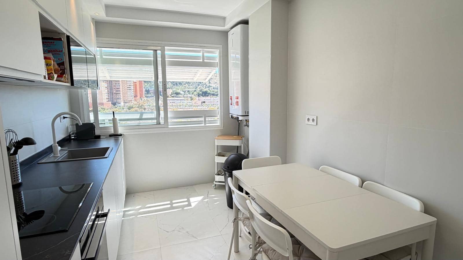 2 soveværelse Lejlighed til salg i Alicante by med swimmingpool garage - € 290.000 (Ref: 9788366)
