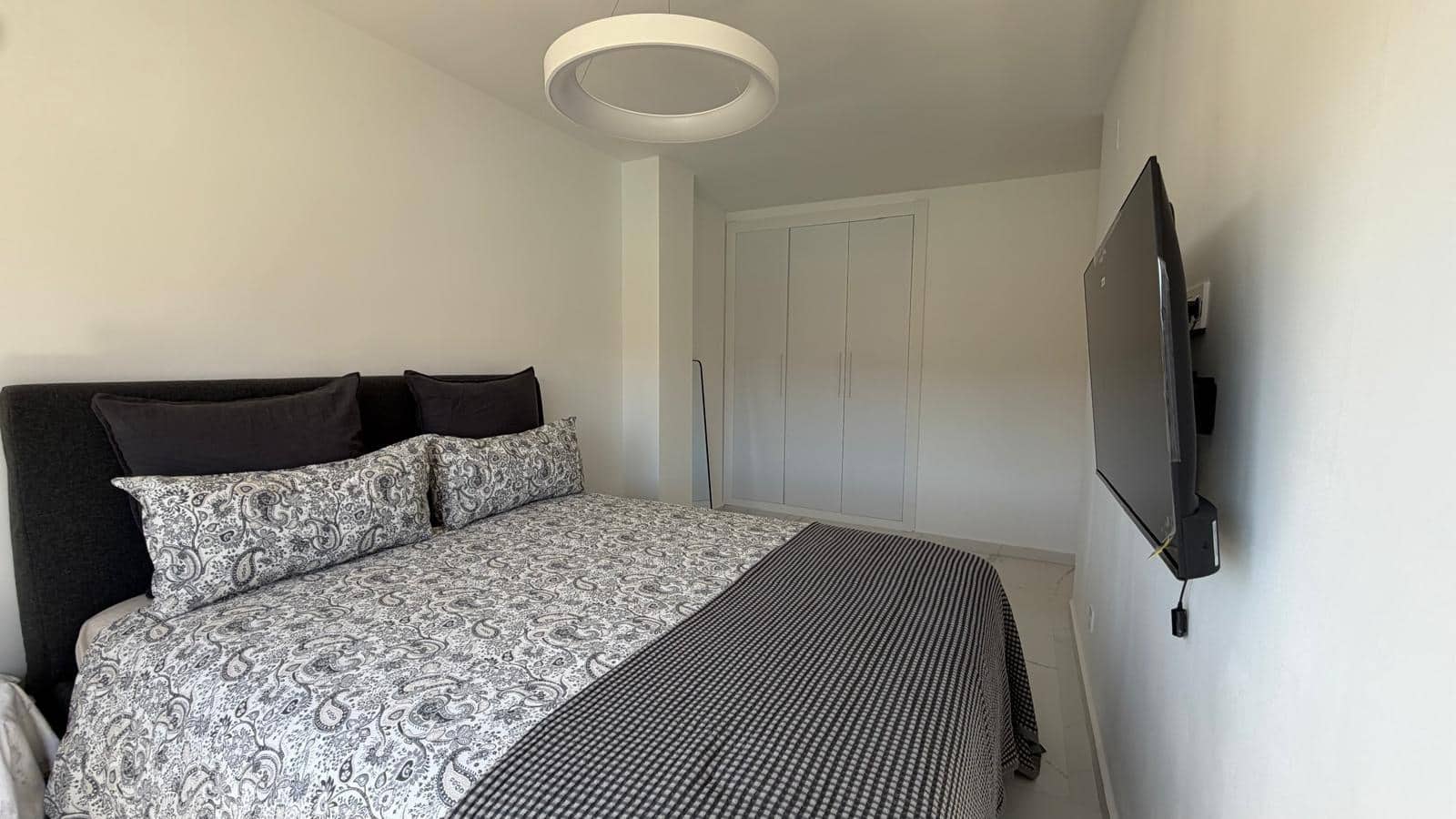 2 soveværelse Lejlighed til salg i Alicante by med swimmingpool garage - € 290.000 (Ref: 9788366)