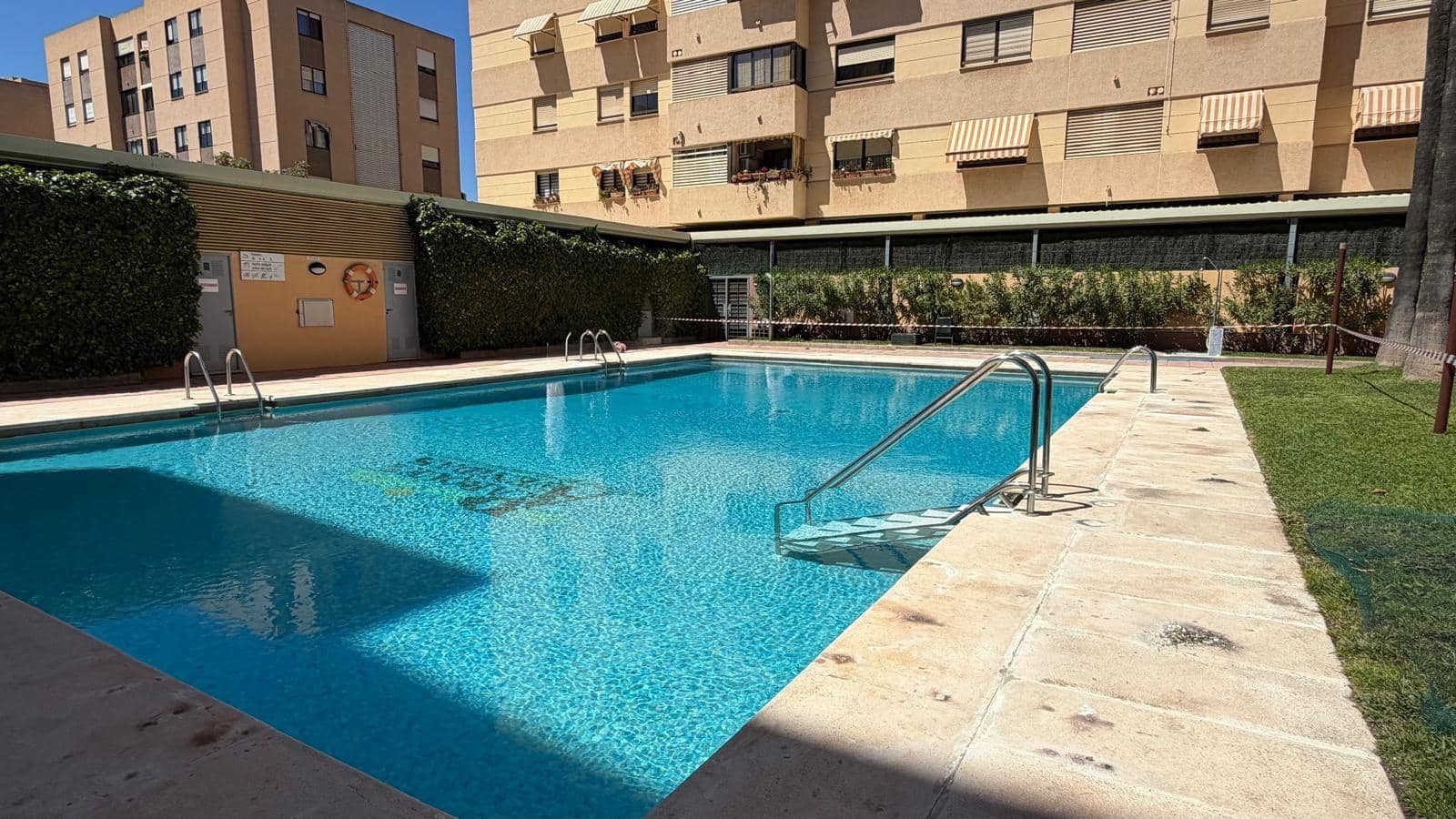2 soveværelse Lejlighed til salg i Alicante by med swimmingpool garage - € 290.000 (Ref: 9788366)