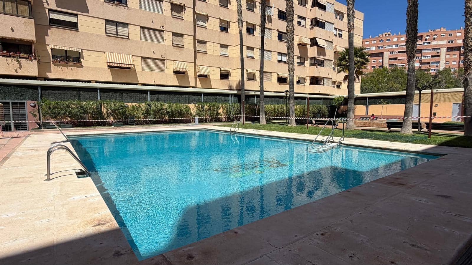 2 soveværelse Lejlighed til salg i Alicante by med swimmingpool garage - € 290.000 (Ref: 9788366)