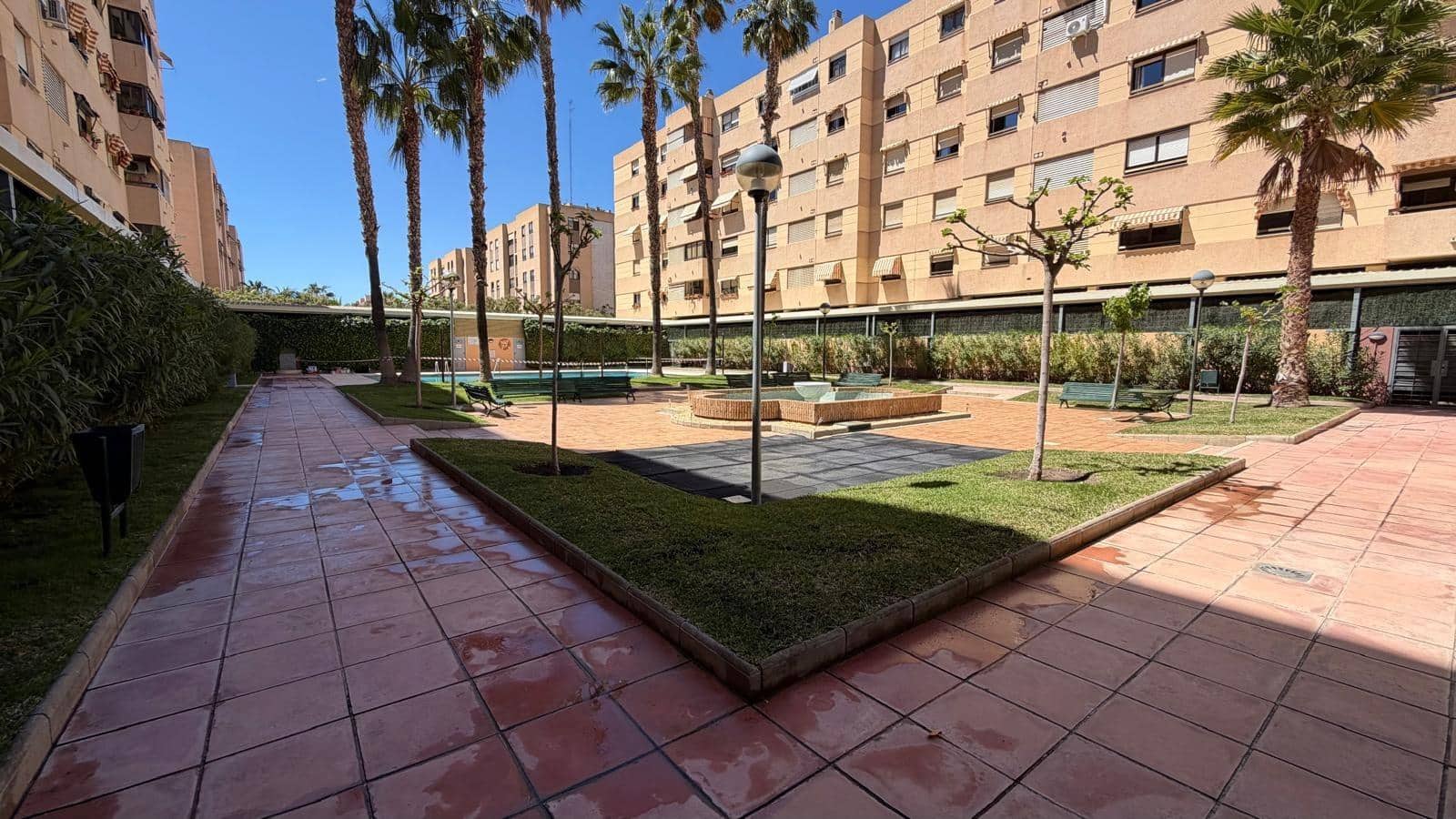 2 soveværelse Lejlighed til salg i Alicante by med swimmingpool garage - € 290.000 (Ref: 9788366)