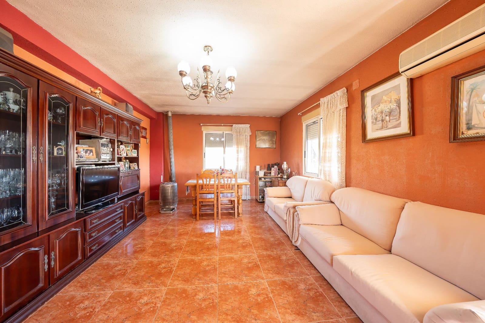 2 bedroom Villa for sale in Alicante / Alacant city with pool garage - € 290,000 (Ref: 9797046)