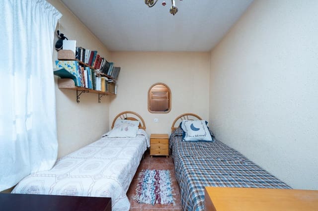 2 Zimmer Villa zu verkaufen in Alicante / Alacant Stadt mit Pool Garage - 290.000 € (Ref: 9797046)