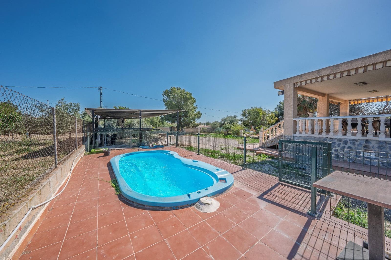 2 bedroom Villa for sale in Alicante / Alacant city with pool garage - € 290,000 (Ref: 9797046)