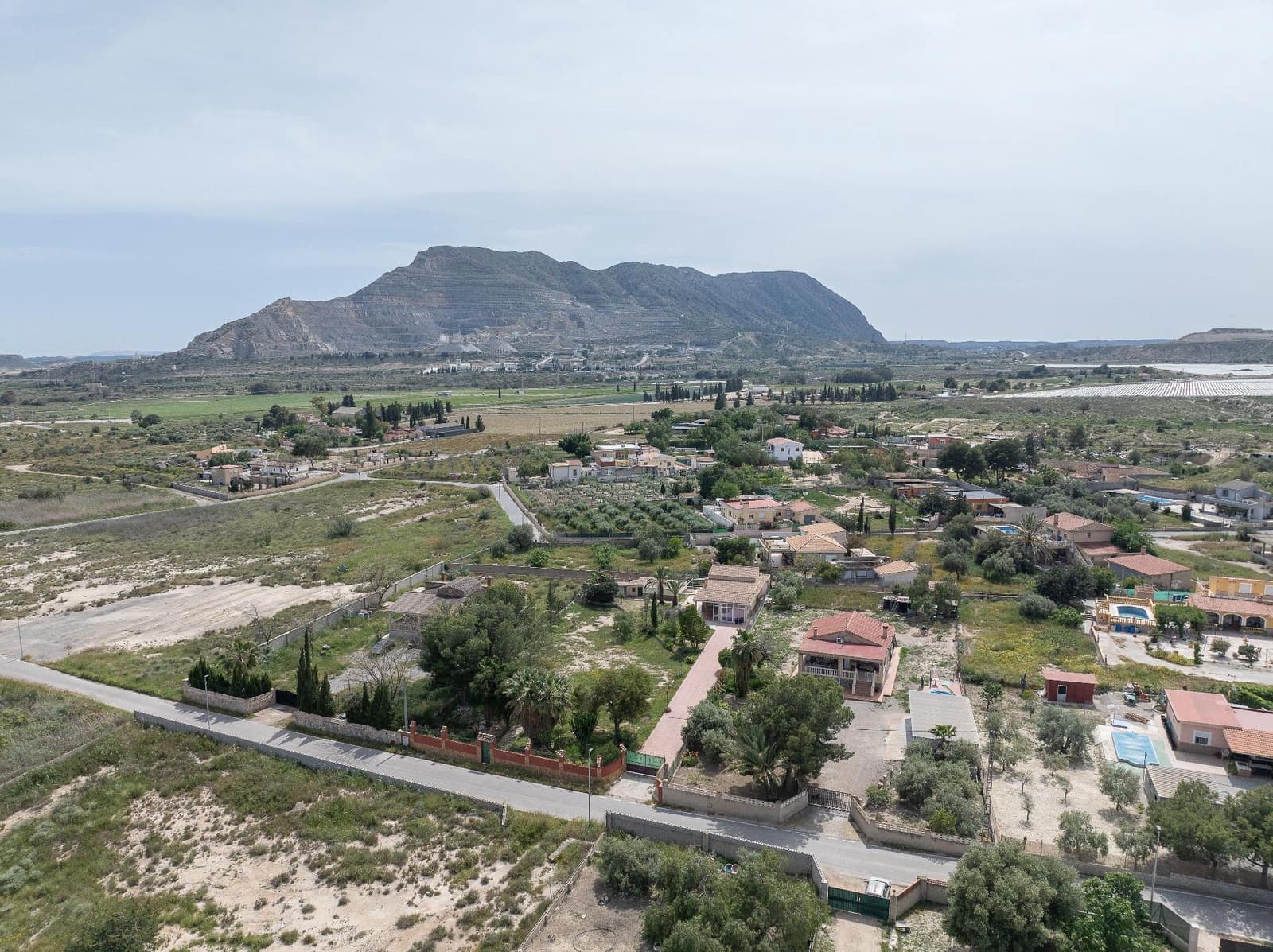 2 slaapkamer Villa te koop in Alicante stad met zwembad garage - € 290.000 (Ref: 9797046)