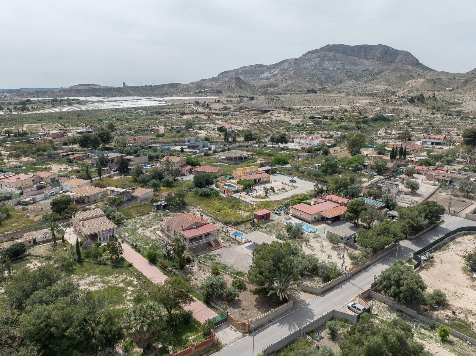 2 slaapkamer Villa te koop in Alicante stad met zwembad garage - € 290.000 (Ref: 9797046)