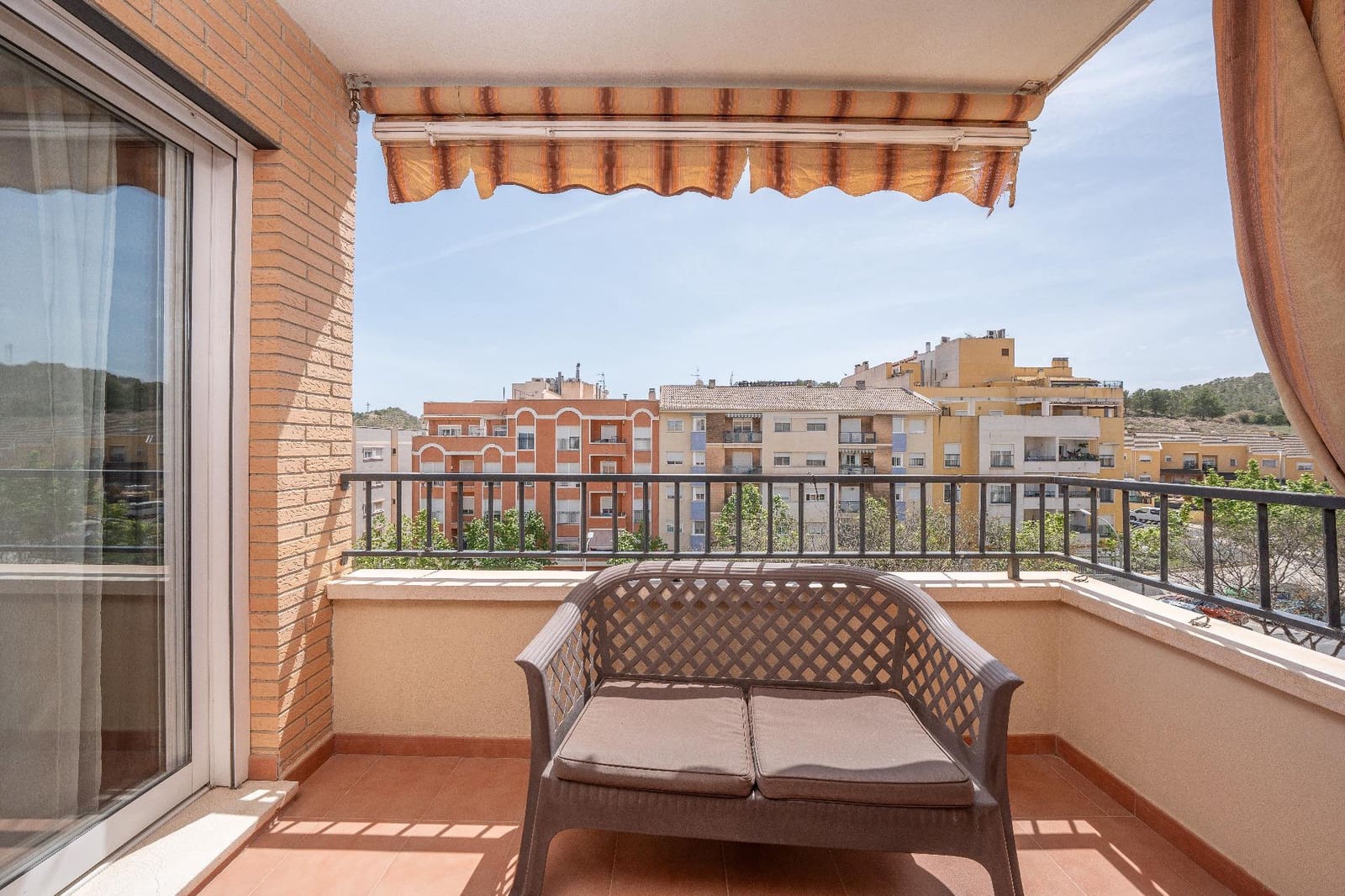 3 sovrum Lägenhet till salu i Aspe med garage - 199 900 € (Ref: 9799184)