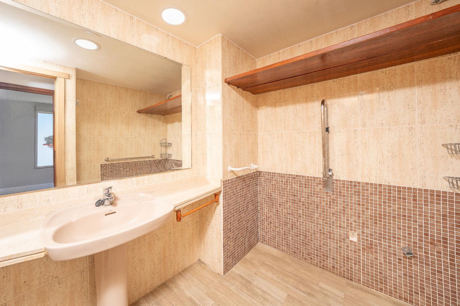 Piso de 2 habitaciones en Alicante / Alacant ciudad en venta con piscina garaje - 279.900 € (Ref: 9799185)