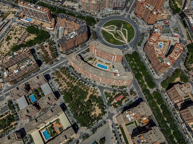 Piso de 2 habitaciones en Alicante / Alacant ciudad en venta con piscina garaje - 279.900 € (Ref: 9799185)