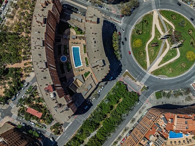 Piso de 2 habitaciones en Alicante / Alacant ciudad en venta con piscina garaje - 279.900 € (Ref: 9799185)