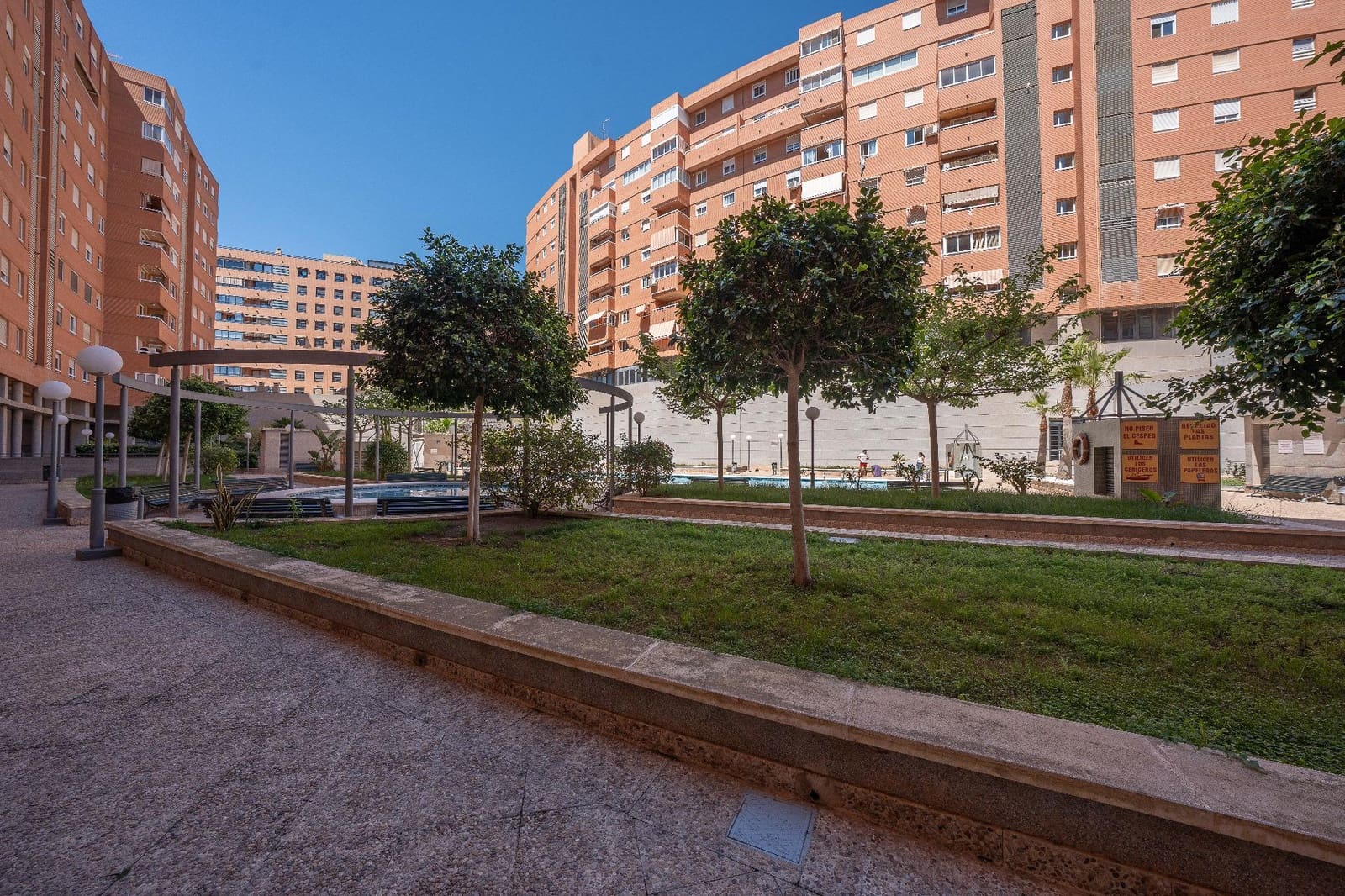 Piso de 2 habitaciones en Alicante / Alacant ciudad en venta con piscina garaje - 279.900 € (Ref: 9799185)