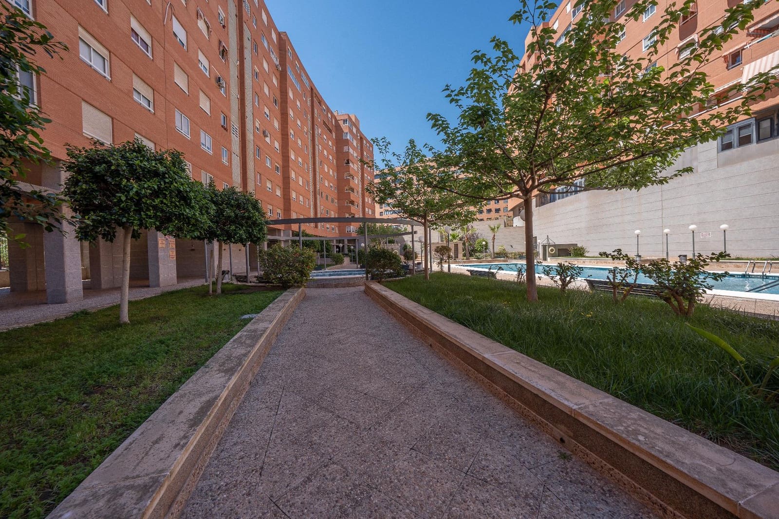 Piso de 2 habitaciones en Alicante / Alacant ciudad en venta con piscina garaje - 279.900 € (Ref: 9799185)