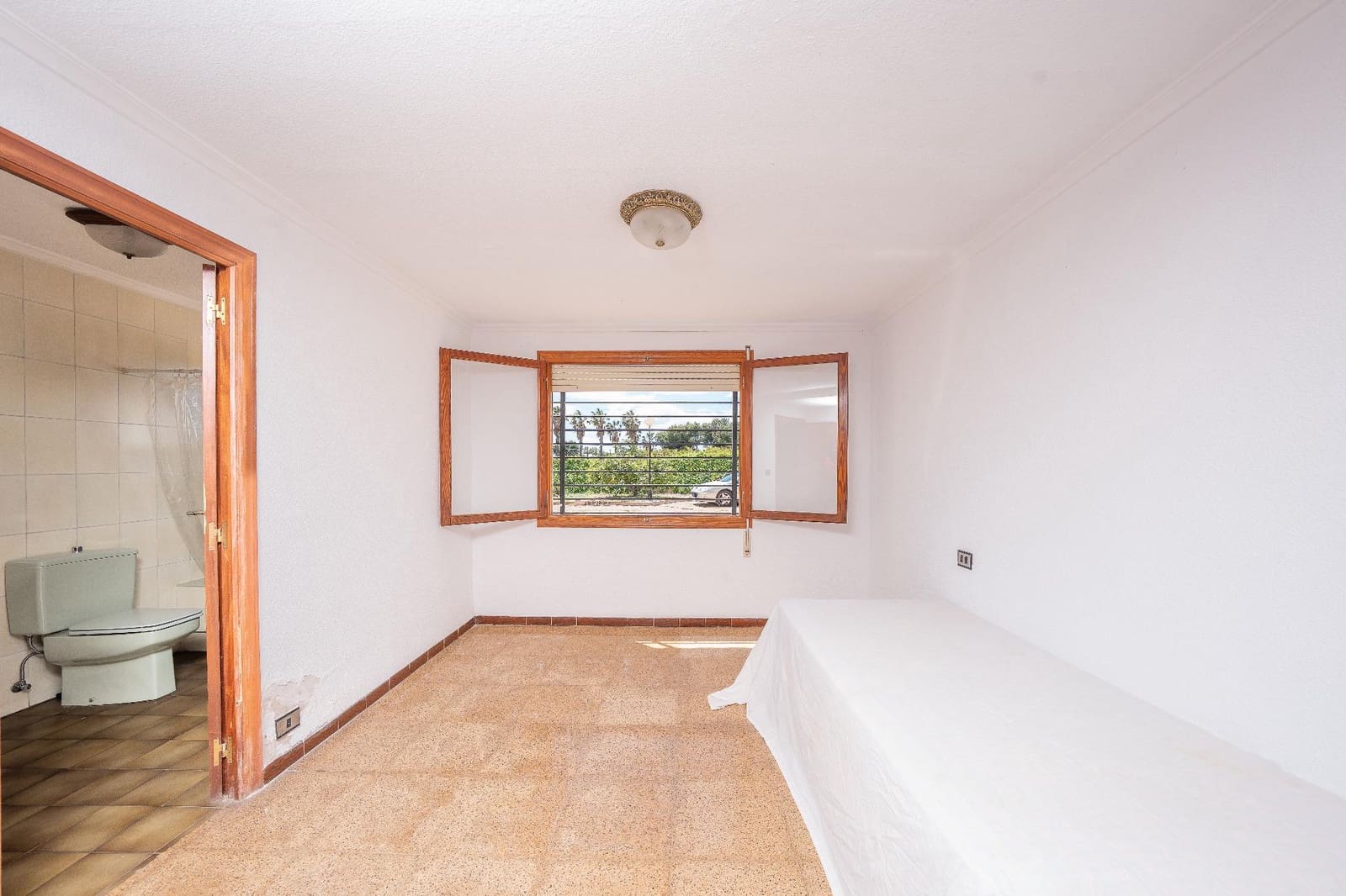 Chalet de 4 habitaciones en Elche / Elx en venta con piscina garaje - 550.000 € (Ref: 9799200)