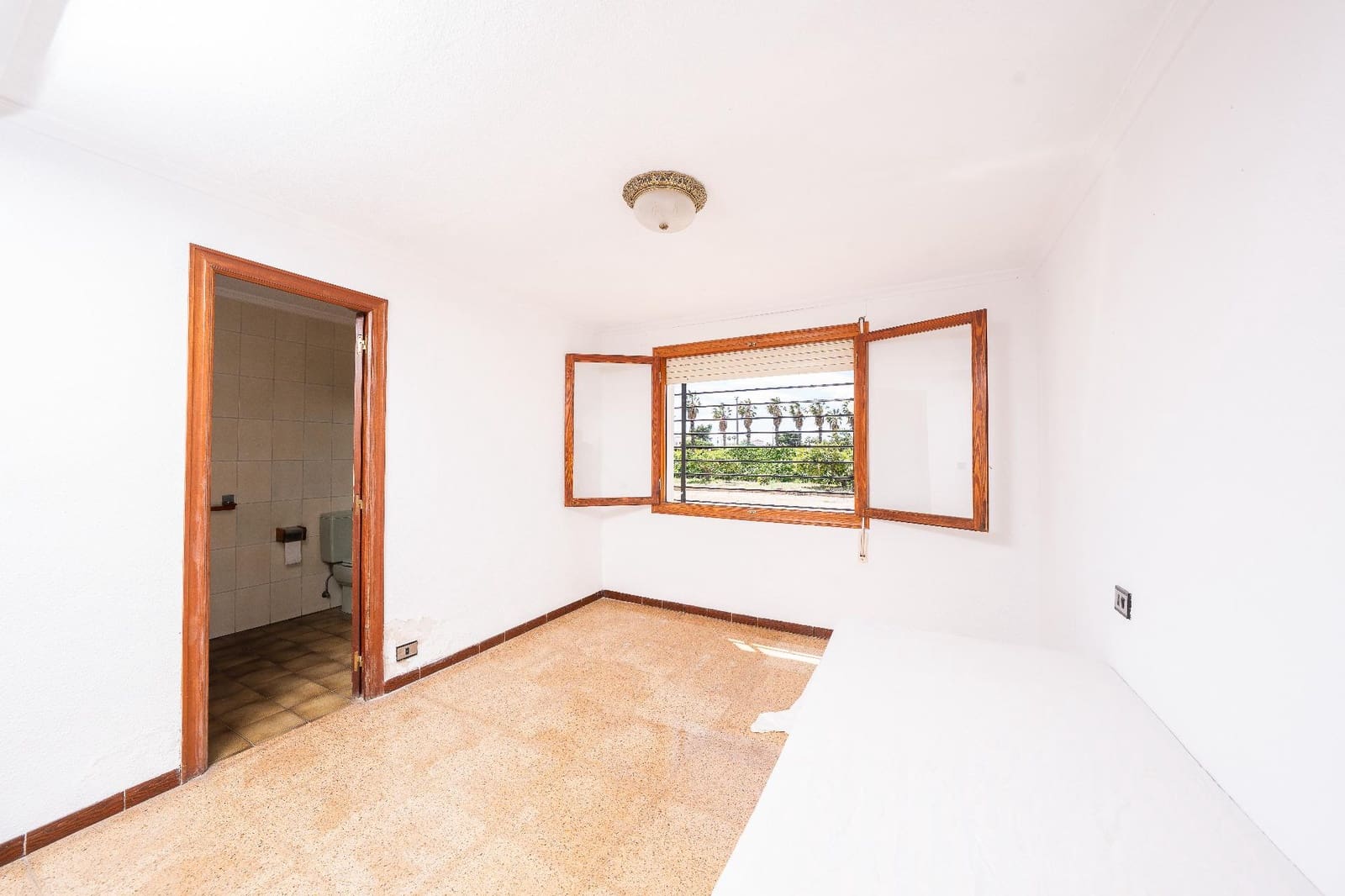 Chalet de 4 habitaciones en Elche / Elx en venta con piscina garaje - 550.000 € (Ref: 9799200)