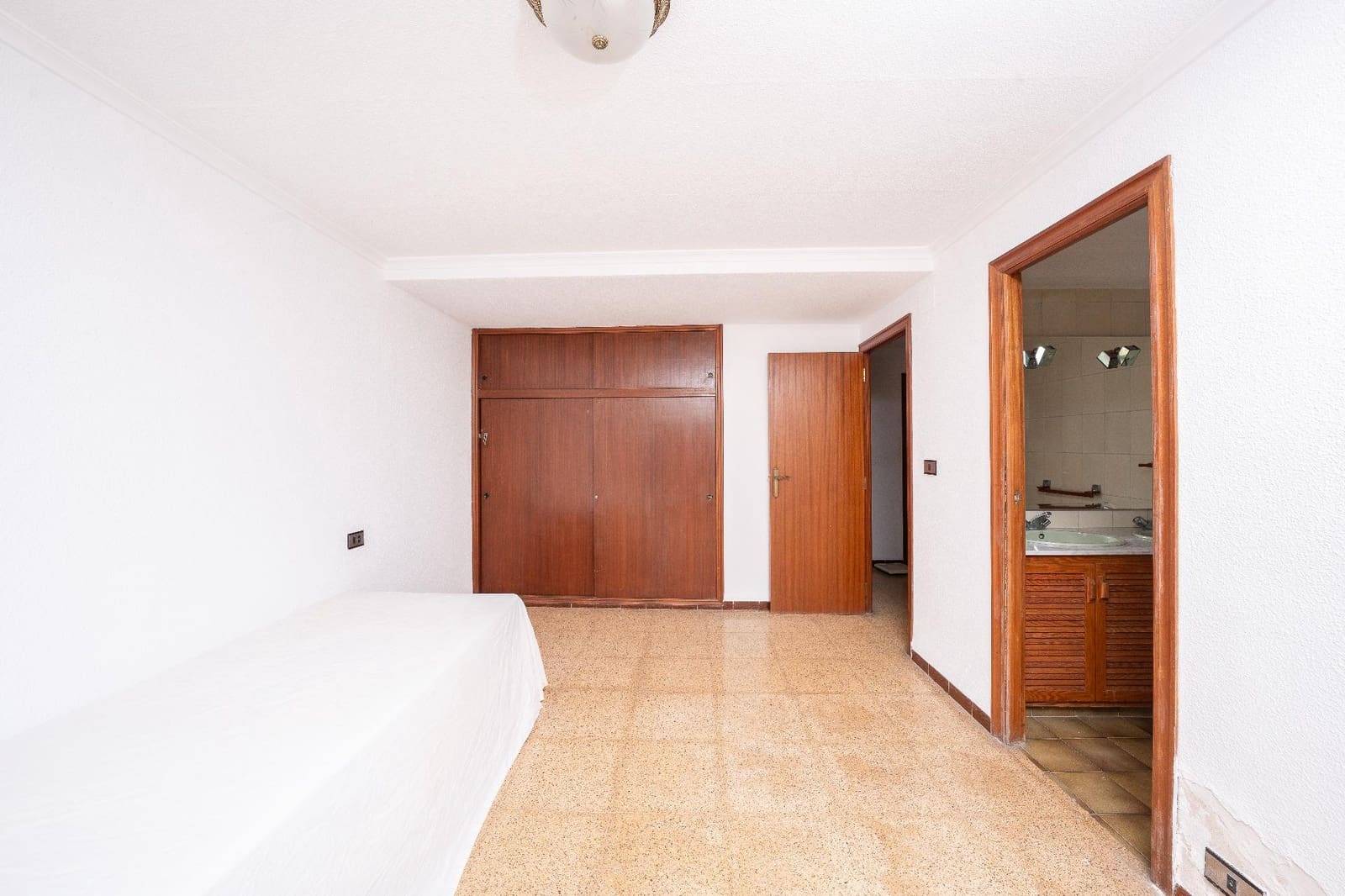Chalet de 4 habitaciones en Elche / Elx en venta con piscina garaje - 550.000 € (Ref: 9799200)