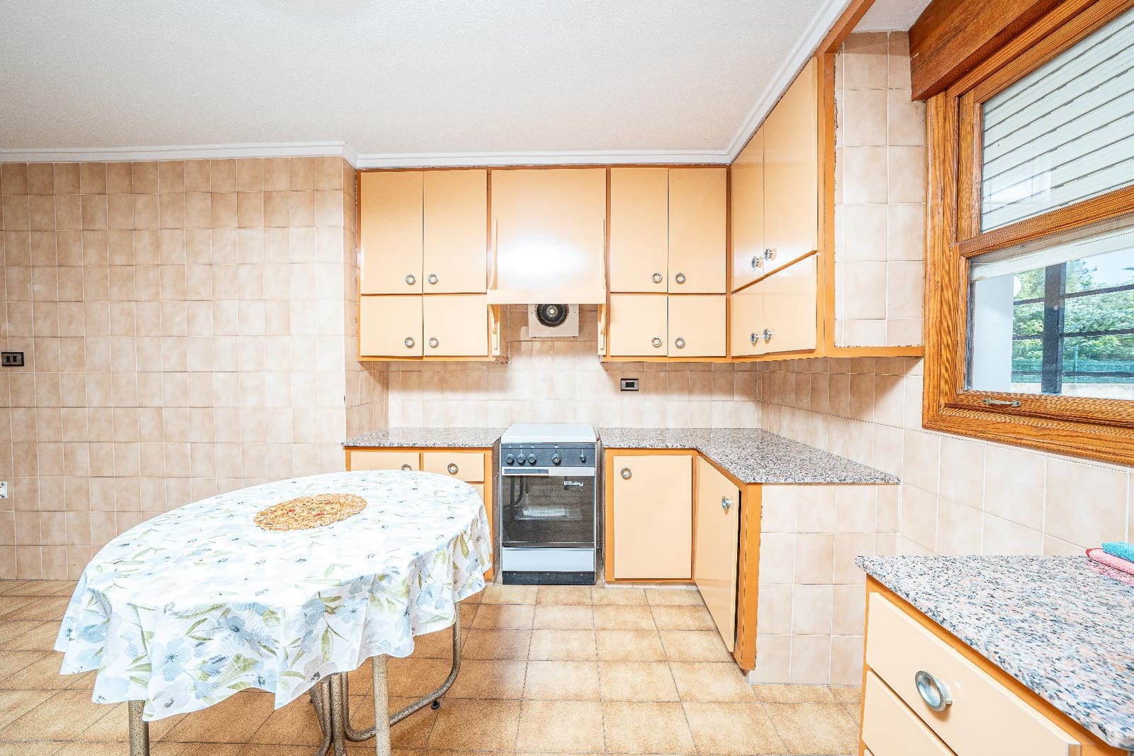 Chalet de 4 habitaciones en Elche / Elx en venta con piscina garaje - 550.000 € (Ref: 9799200)