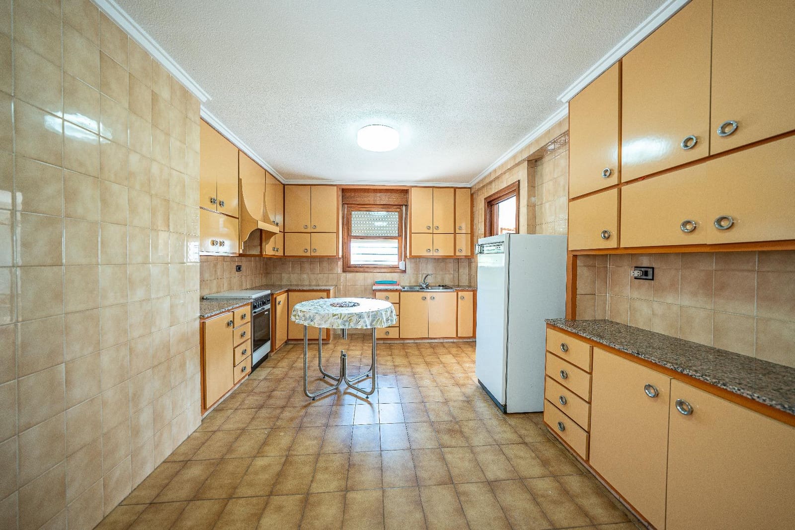 Chalet de 4 habitaciones en Elche / Elx en venta con piscina garaje - 550.000 € (Ref: 9799200)