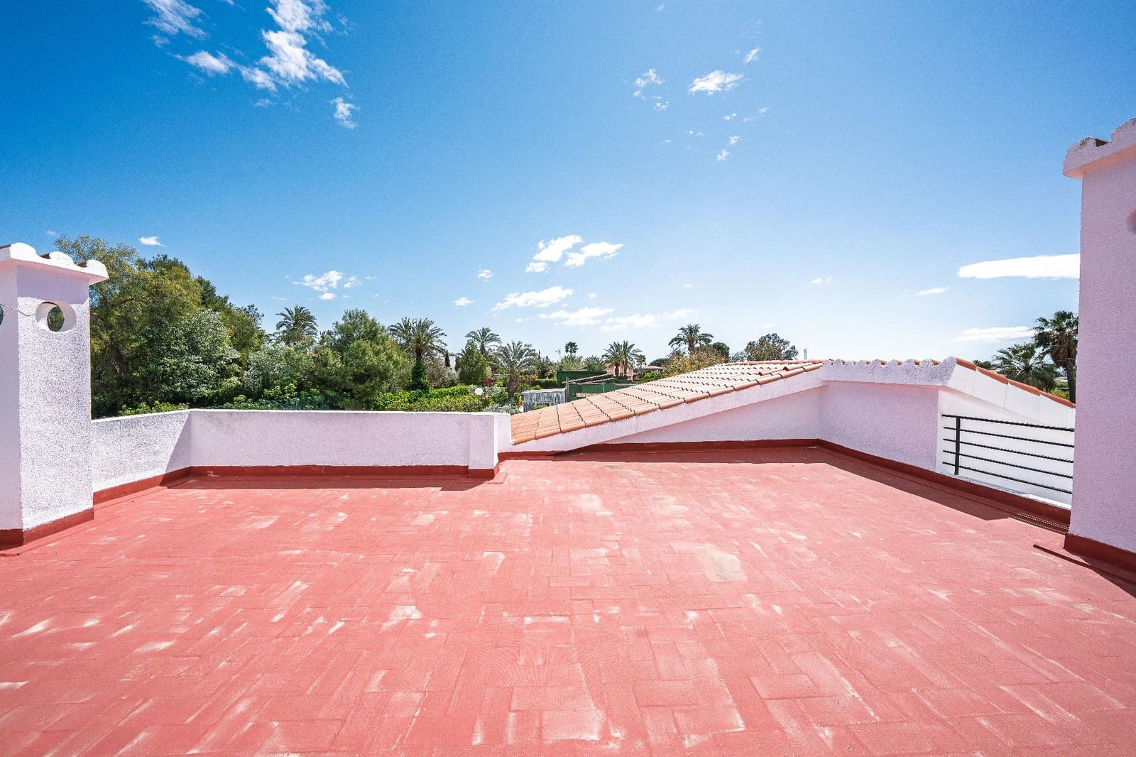 Chalet de 4 habitaciones en Elche / Elx en venta con piscina garaje - 550.000 € (Ref: 9799200)