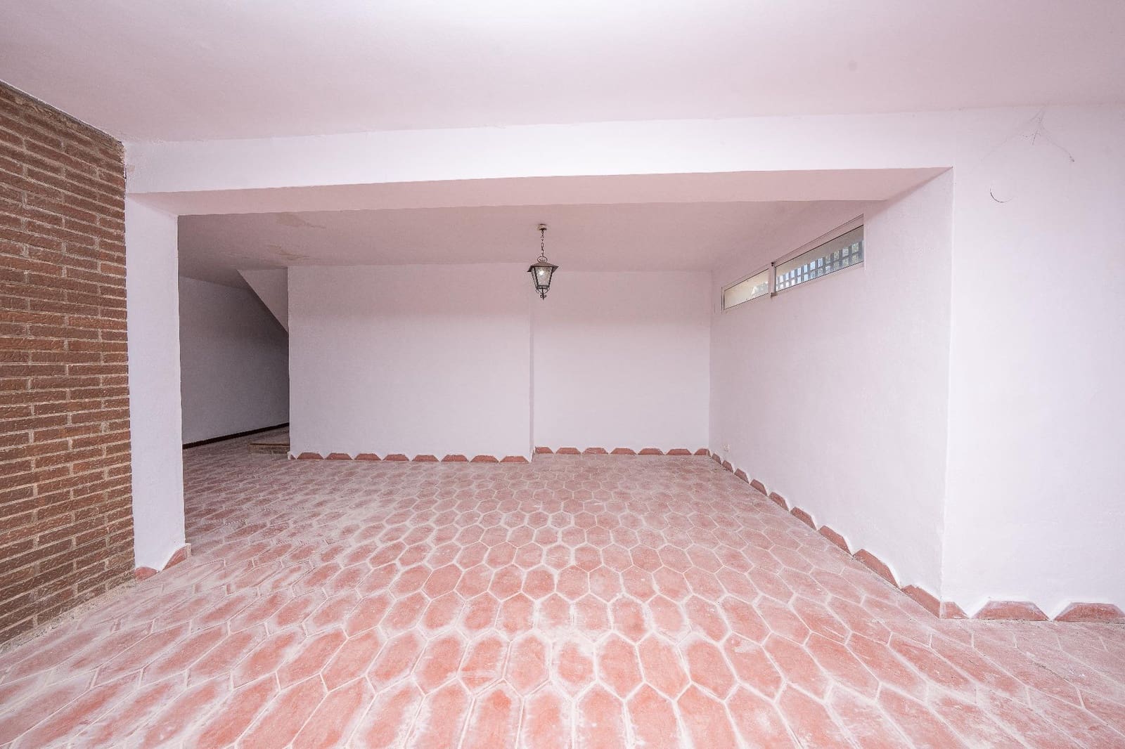 Chalet de 4 habitaciones en Elche / Elx en venta con piscina garaje - 550.000 € (Ref: 9799200)