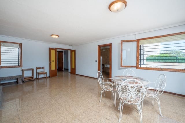 Chalet de 4 habitaciones en Elche / Elx en venta con piscina garaje - 550.000 € (Ref: 9799200)