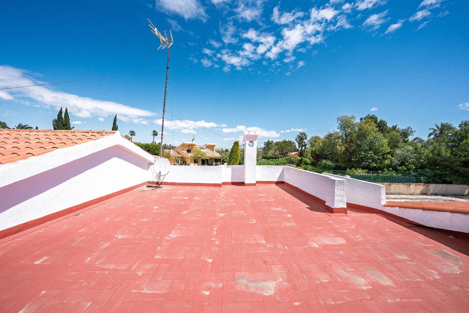 Chalet de 4 habitaciones en Elche / Elx en venta con piscina garaje - 550.000 € (Ref: 9799200)