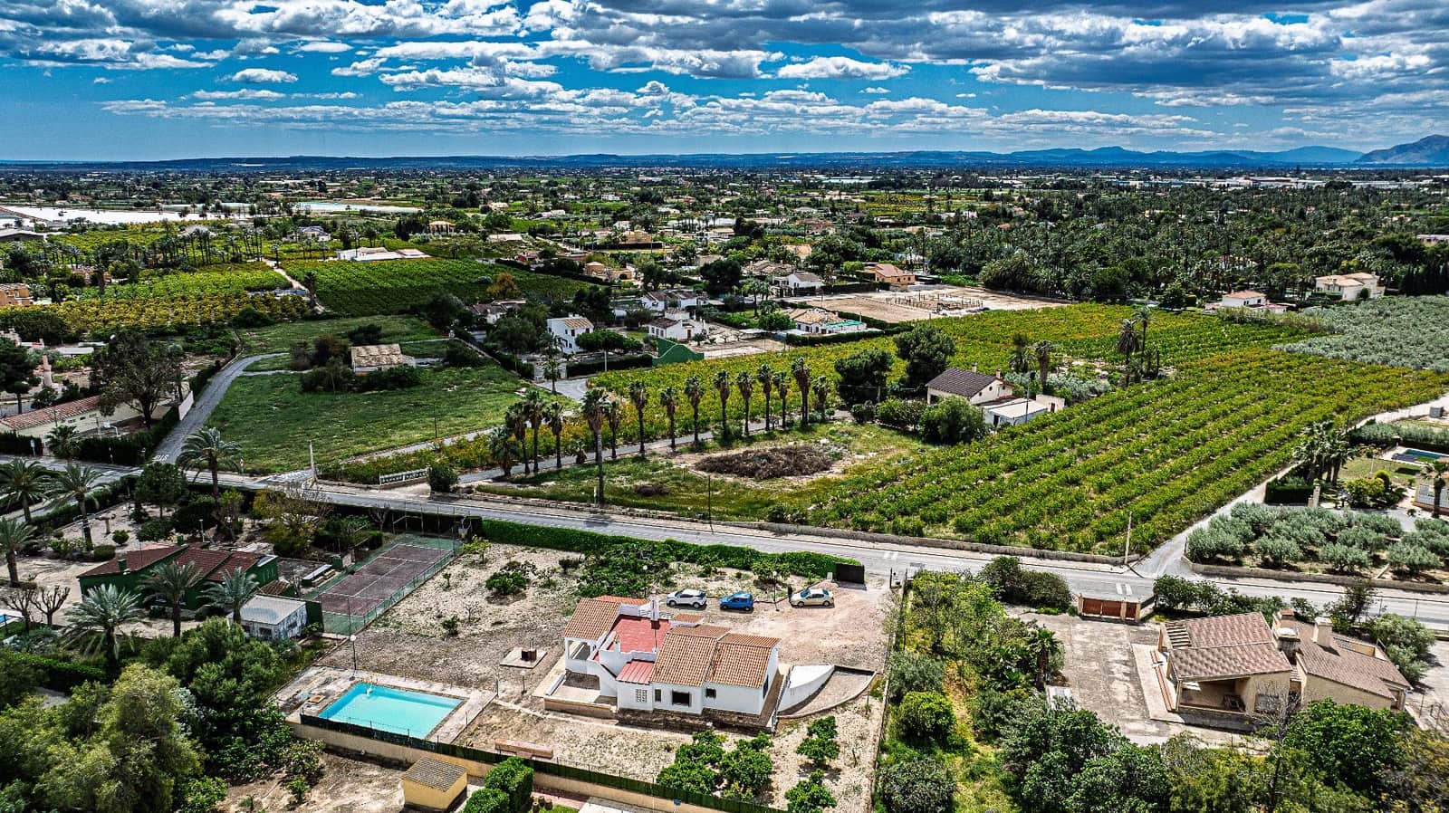 Chalet de 4 habitaciones en Elche / Elx en venta con piscina garaje - 550.000 € (Ref: 9799200)