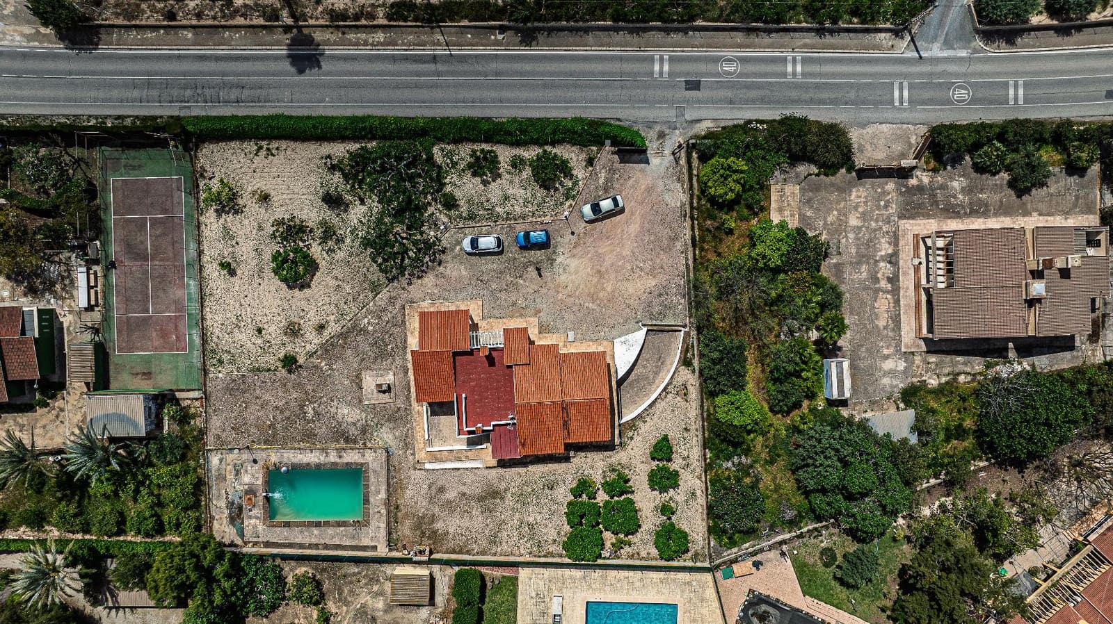 Chalet de 4 habitaciones en Elche / Elx en venta con piscina garaje - 550.000 € (Ref: 9799200)