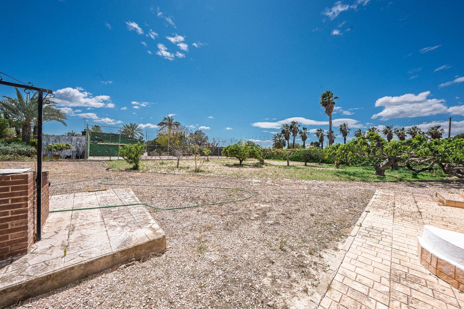 Chalet de 4 habitaciones en Elche / Elx en venta con piscina garaje - 550.000 € (Ref: 9799200)