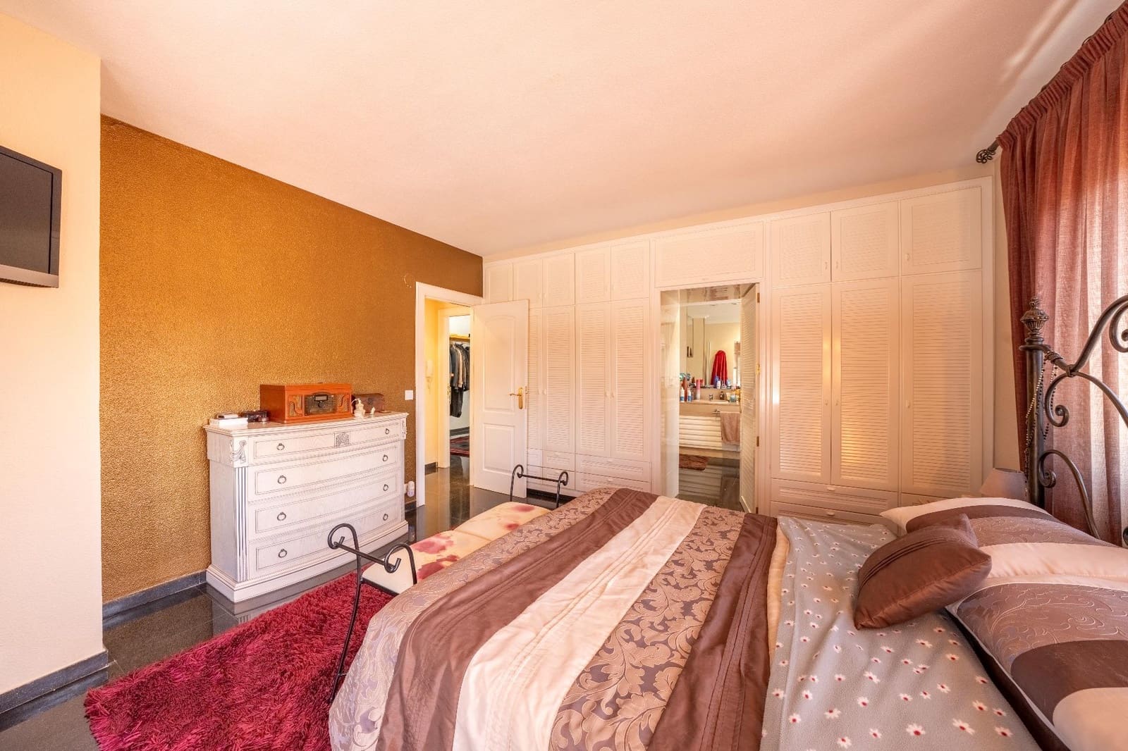 4 bedroom Villa for sale in Petrel / Petrer with pool garage - € 420,000 (Ref: 9806433)