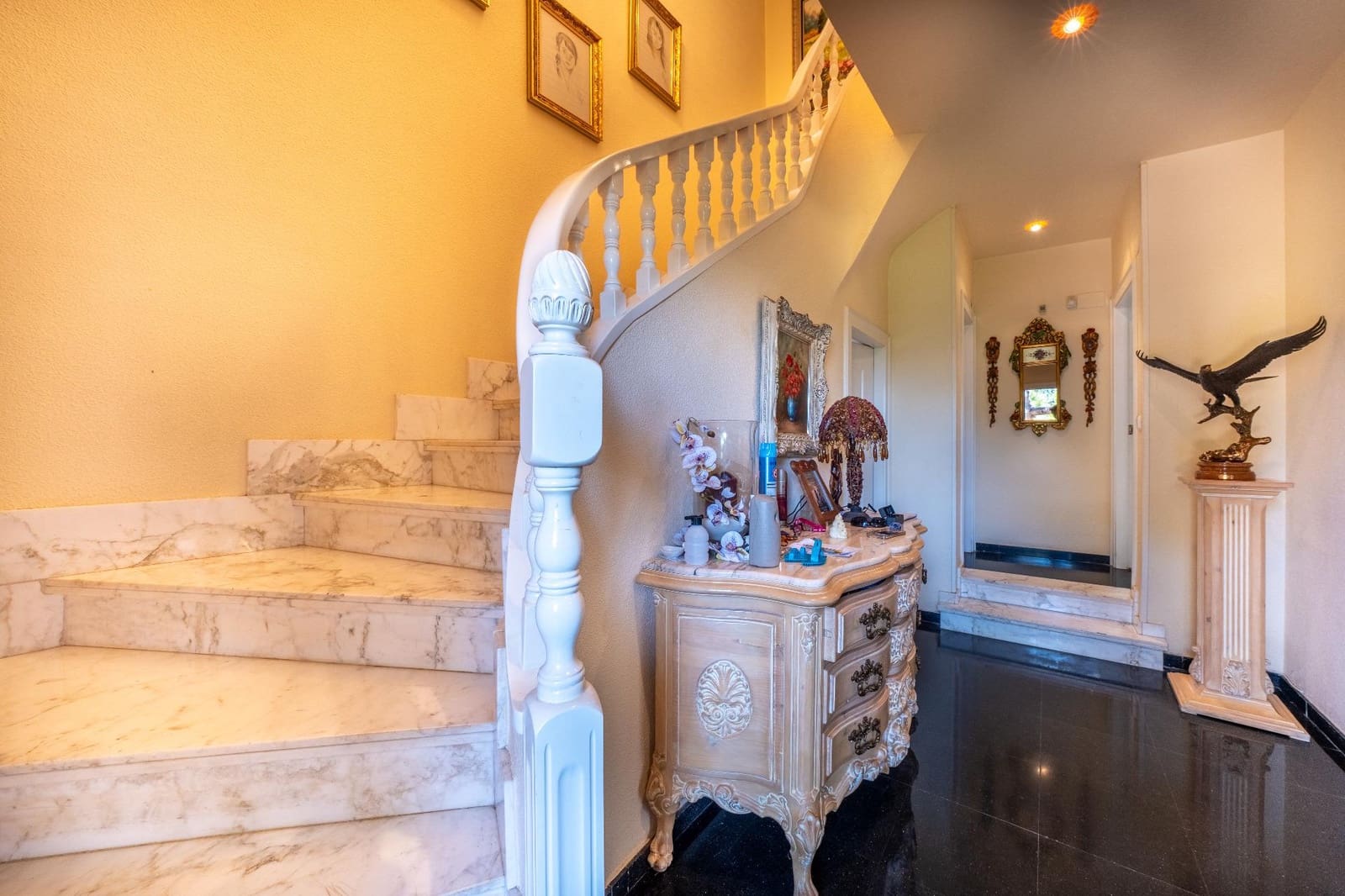 4 bedroom Villa for sale in Petrel / Petrer with pool garage - € 420,000 (Ref: 9806433)