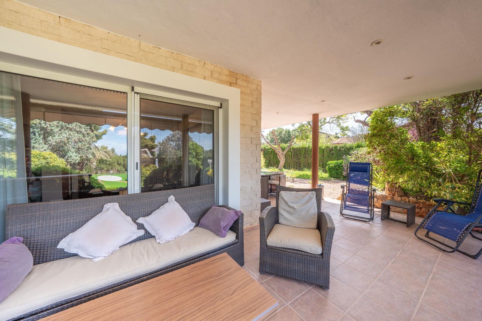 4 bedroom Villa for sale in Petrel / Petrer with pool garage - € 420,000 (Ref: 9806433)