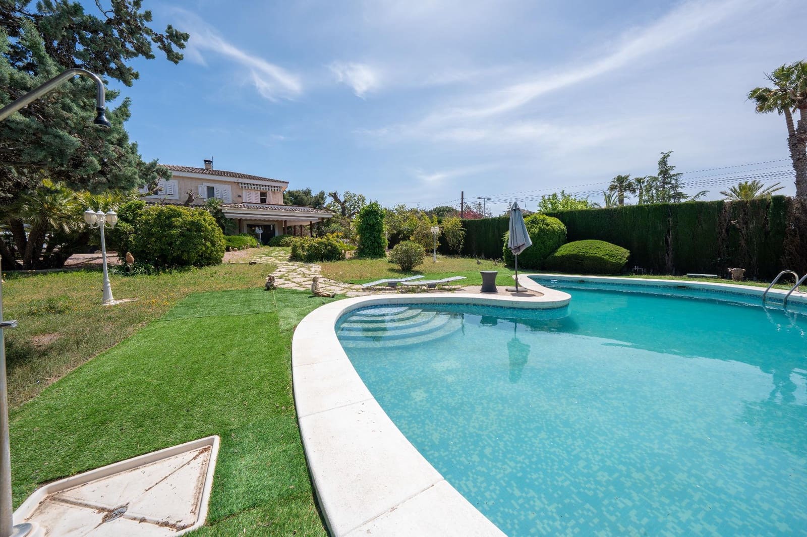 4 bedroom Villa for sale in Petrel / Petrer with pool garage - € 420,000 (Ref: 9806433)