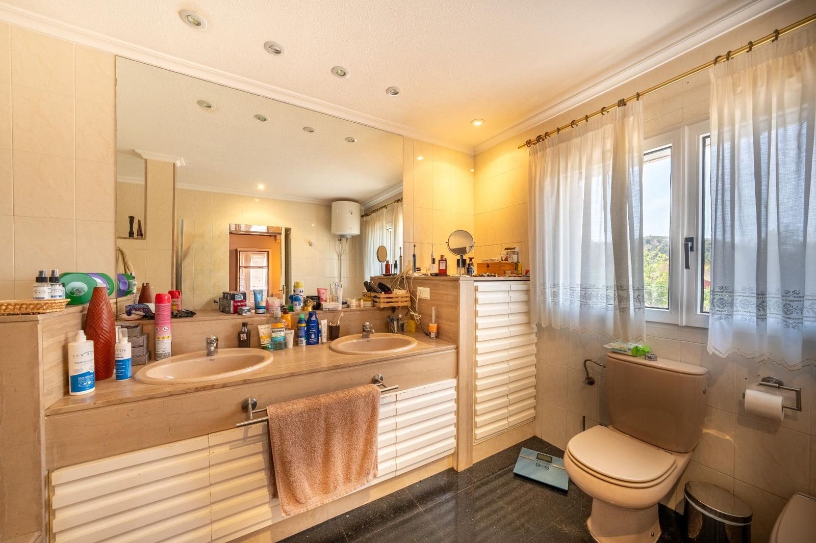 4 bedroom Villa for sale in Petrel / Petrer with pool garage - € 420,000 (Ref: 9806433)