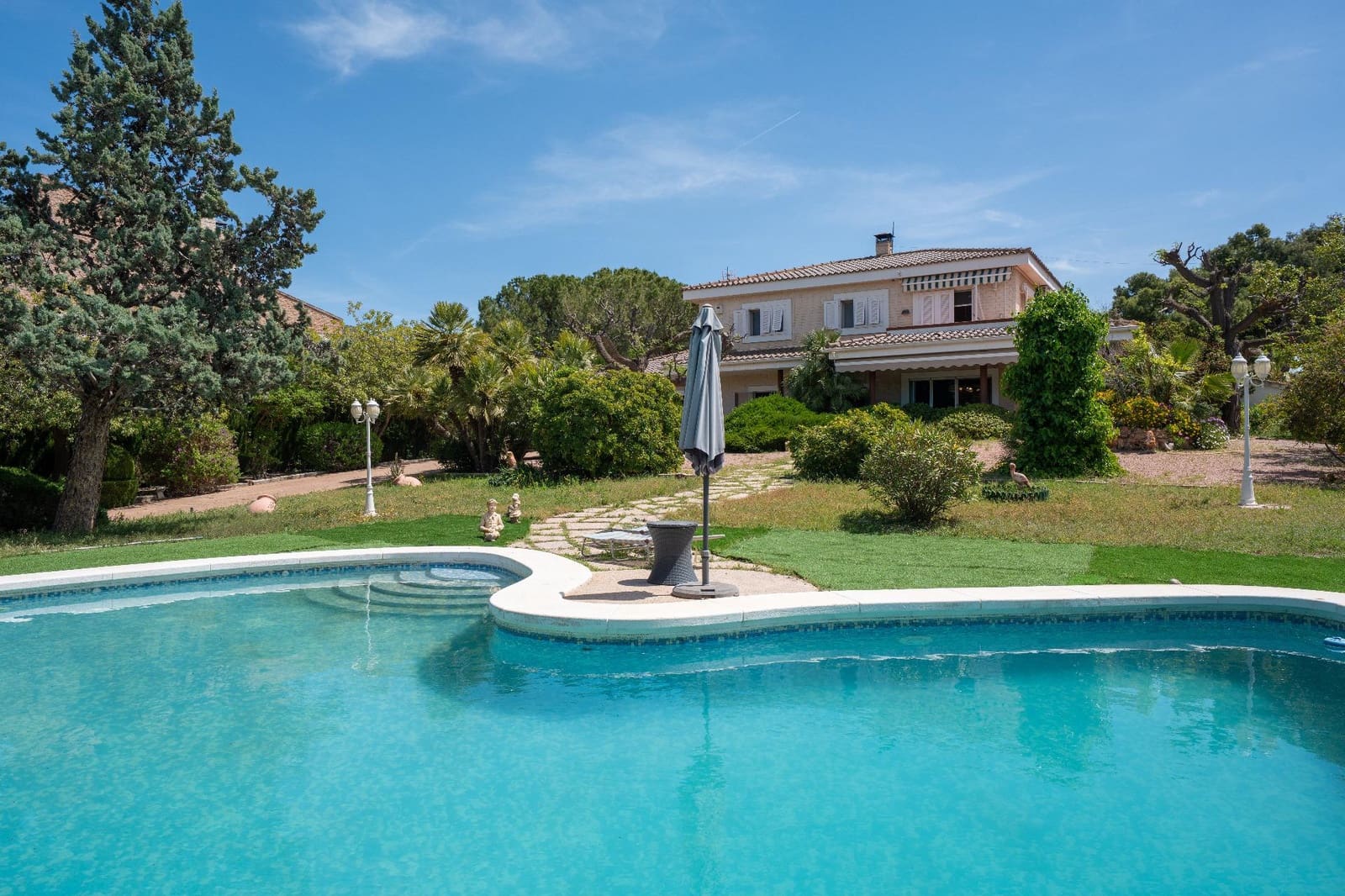 4 bedroom Villa for sale in Petrel / Petrer with pool garage - € 420,000 (Ref: 9806433)