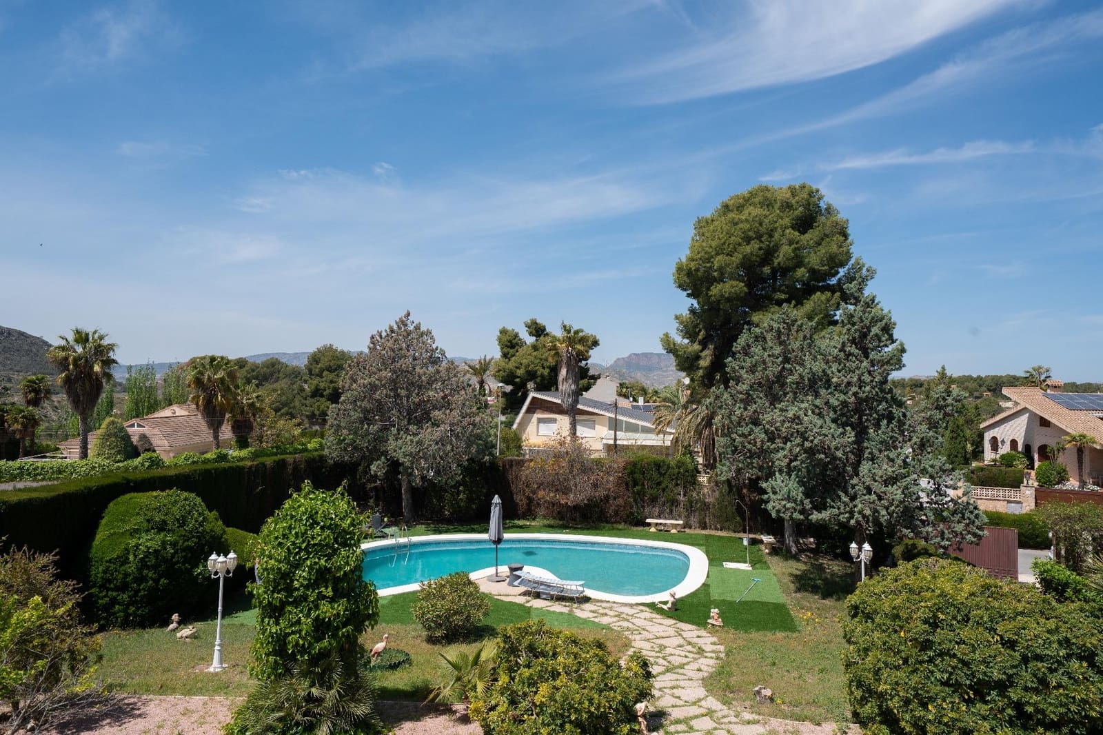 4 bedroom Villa for sale in Petrel / Petrer with pool garage - € 420,000 (Ref: 9806433)